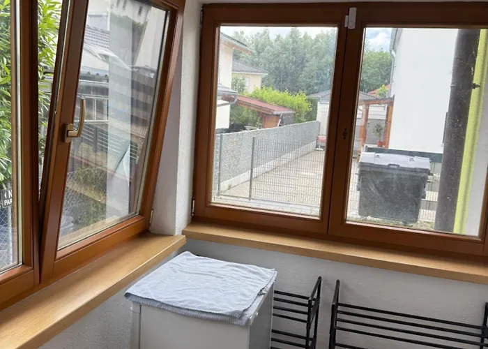 Gepflegtes Einfamilien Haus Lägenhet